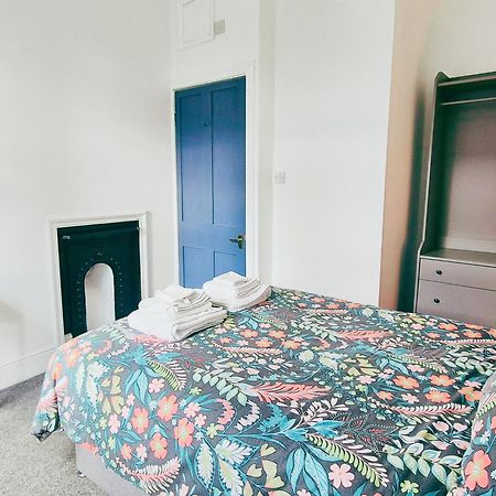 Cozy Room In Modern House Near Nottingham Bagian luar foto